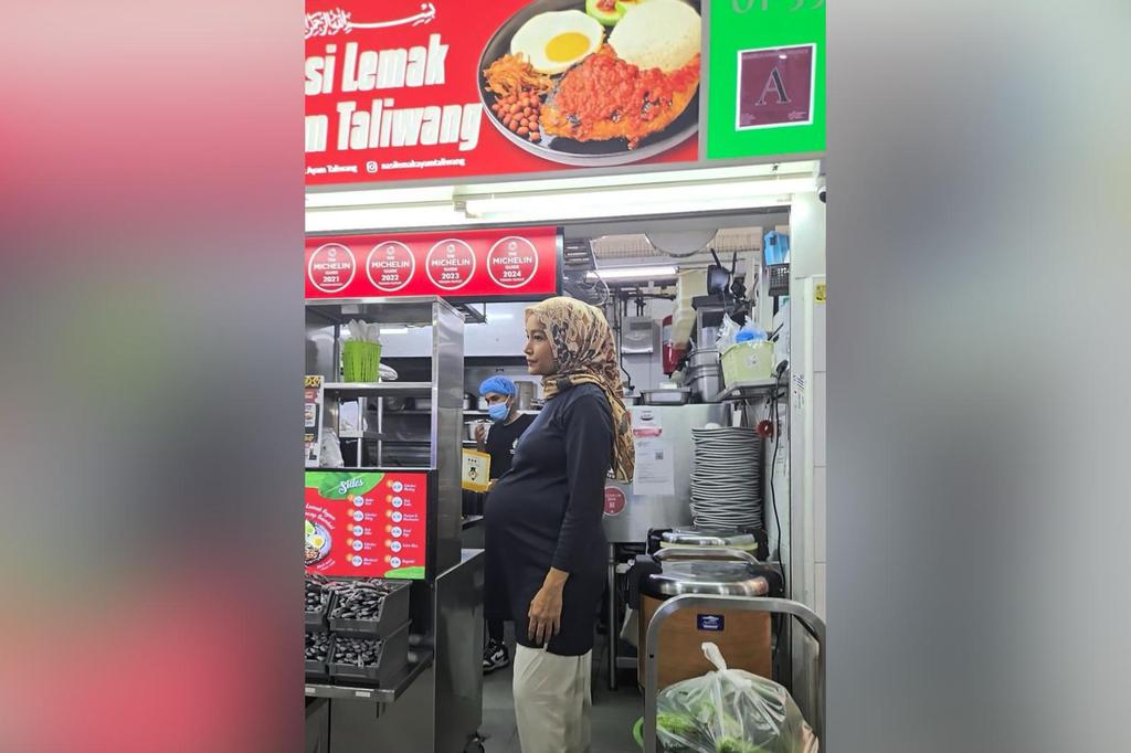 The stall owner was asked to go to the stall to run by the Environmental Bureau to prevent stalls from being sublet.