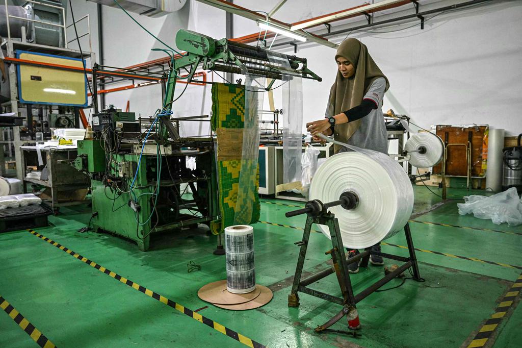 ASEAN manufacturing industry achieved a slight growth at the end of 2024